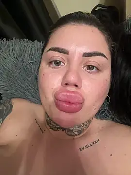 ShadowSweety: вебкам-шоу