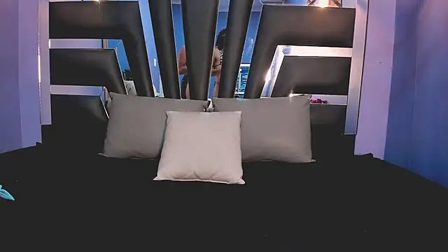 Pokazy przed kamerką – Trinity-presley