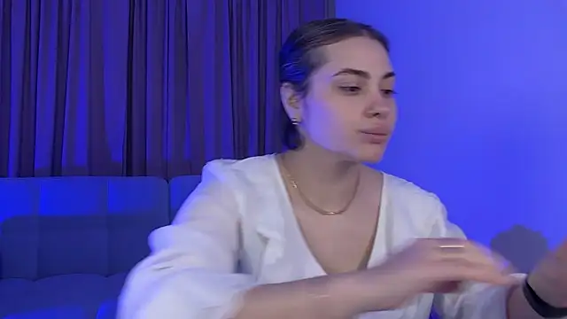 AdrianaToress: онлайн-секс-чат