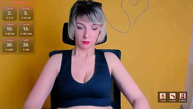 Lana_Foxyy élő XXX-chatje