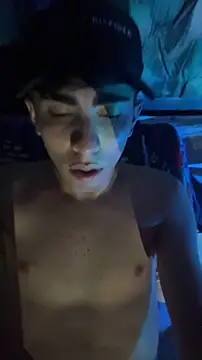 Show de michaell_twinkk na webcam