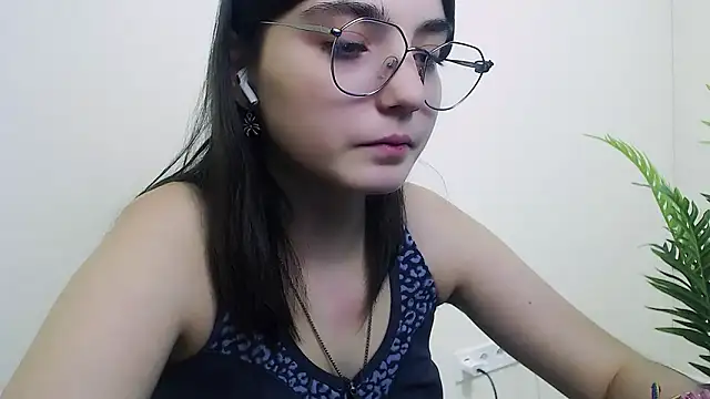 Sun_Shine__ Adlı Modelin Canlı XXX Sohbeti