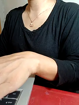 Chanchal--Navya Adlı Modelin Canlı XXX Sohbeti