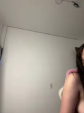 Chat XXX en directo de KittyFeet1