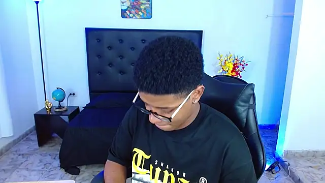 Show modela liiam3 na web-kameri