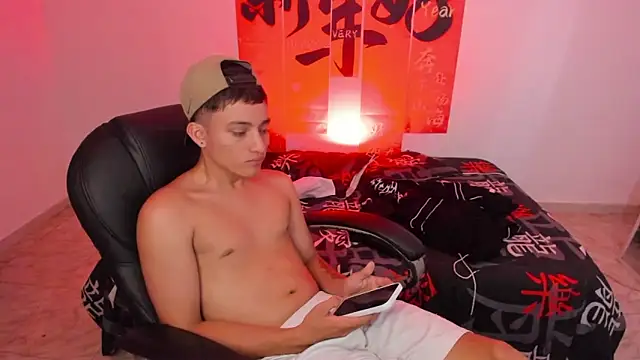 Онлайн чат XXX Wesleey-Boy