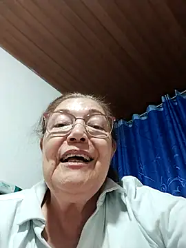 Vicky_Rosse Adlı Modelin Canlı XXX Sohbeti