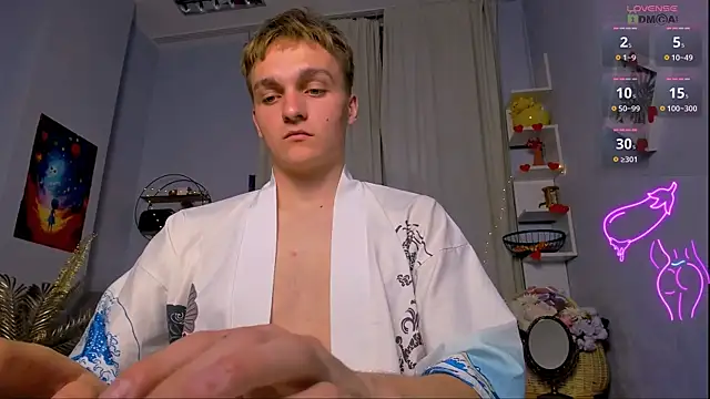 john_lik Show in webcam