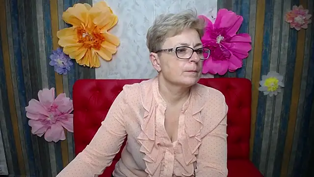 EmiliaGree's Live XXX Chat