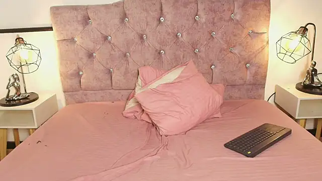 Chatroom XXX en direct de Ruby_Rouge_