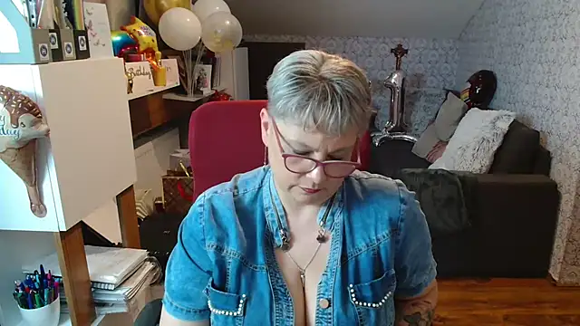 Živý XXX chat bigtits4you