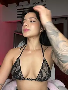 Ale_Lewis Show in webcam