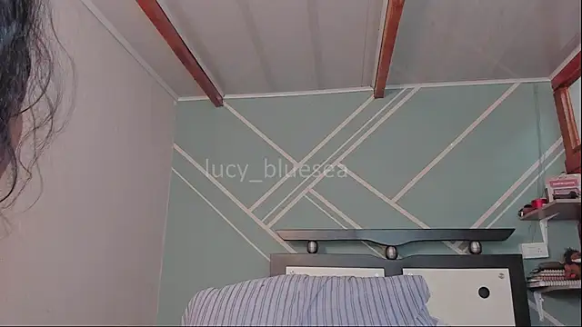 Lucy-Bluesea Chat XXX in diretta