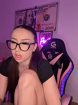 KemberlyEll 即時 XXX 聊天