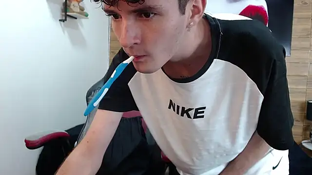 Pertunjukan Kamera Web trevor_mob