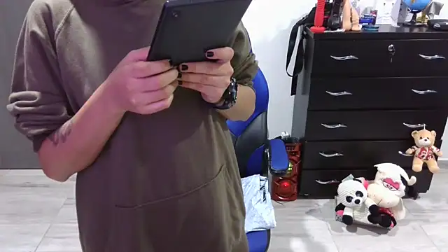 thomascooper7 Adlı Modelin Canlı XXX Sohbeti