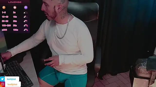 KenllyH webkamerás műsora