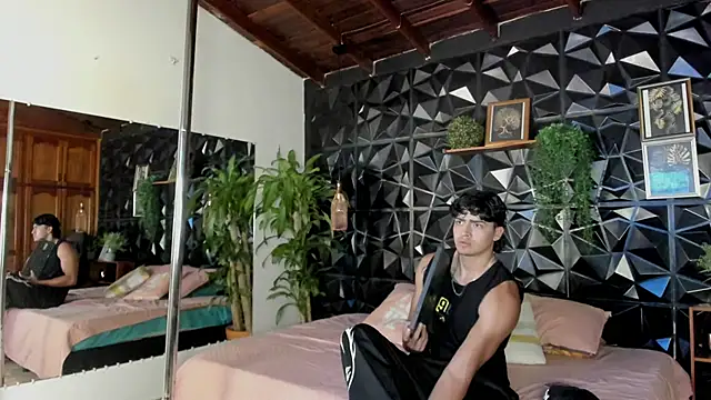 elliot_colton Adlı Modelin Web Kamerası Şovu