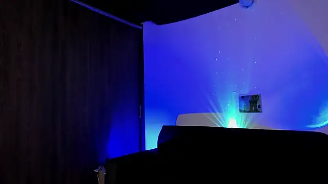 natevillage élő XXX-chatje