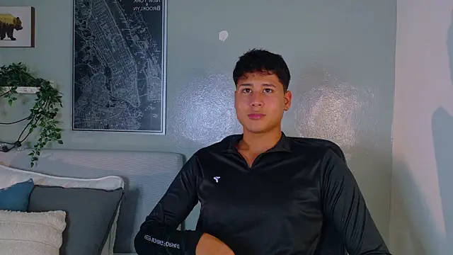 Raiden_boyy: διαδικτυακό σόου στην κάμερα