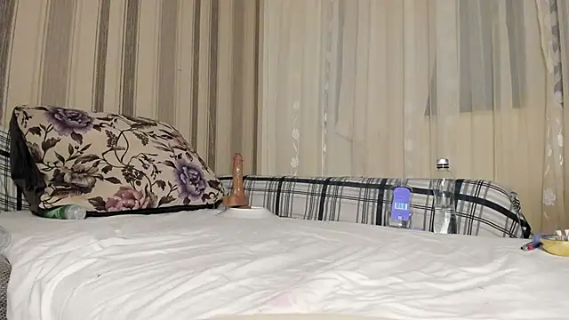 FrosstyRose Adlı Modelin Canlı XXX Sohbeti