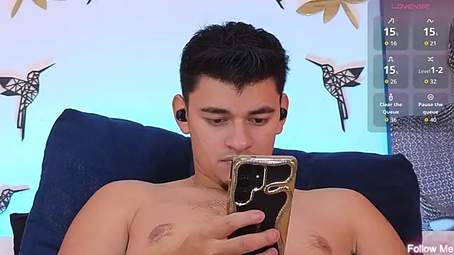 VikoHands élő XXX-chatje