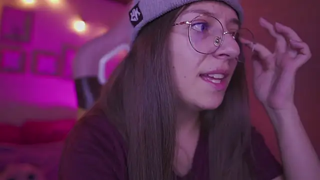 milly_kenner Adlı Modelin Canlı XXX Sohbeti