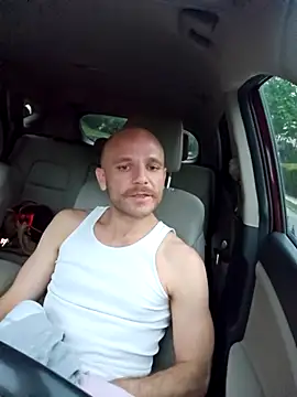 Pokazy przed kamerką – FrankieFuckMe