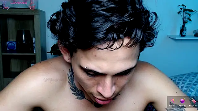 Magnuz_ColのライブXXXチャット