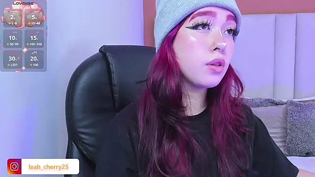 Leah_cherry webcam show