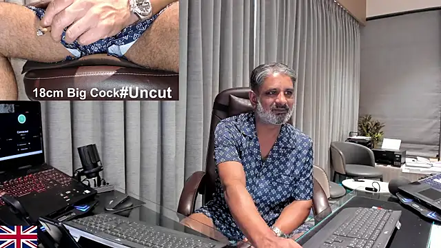 OnlineBossUK Live XXX-Chat