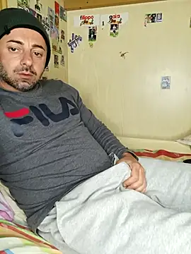 toro23xxxl Adlı Modelin Canlı XXX Sohbeti