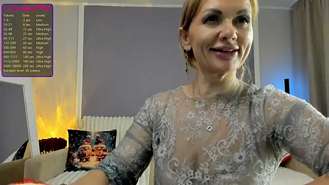 Monika-peachのライブXXXチャット