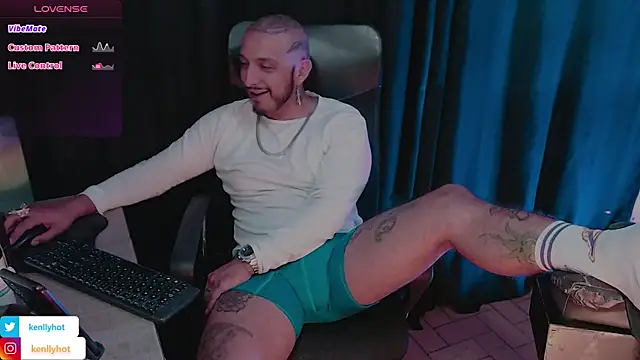 KenllyH Pertunjukan Webcam