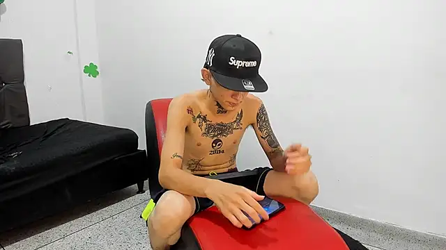 StraightBoy_Nick 라이브 XXX 채팅