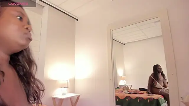 Chat XXX en directo de IvyBennet_