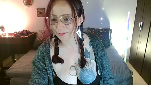 Chatroom XXX en direct de Katicalatinmilf