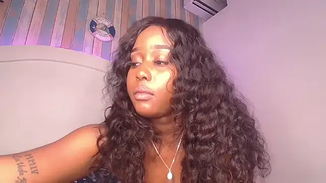 Chat XXX ao vivo de MichaelaCox