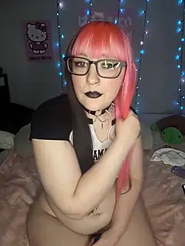 LoveLoreleii: διαδικτυακό σόου στην κάμερα