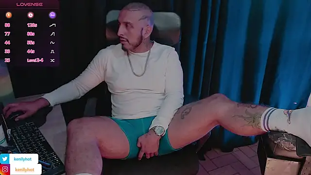 KenllyH 在線直播表演