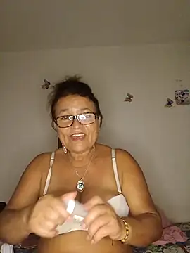 mamilola Show in webcam