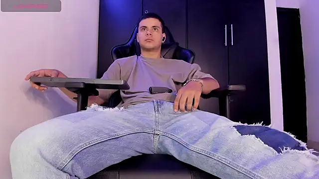 Liam_Mateo Adlı Modelin Canlı XXX Sohbeti