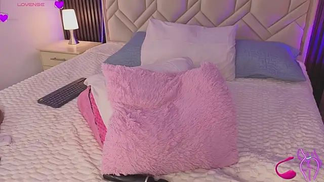 Chat +18 de MiaaFarrel ao vivo