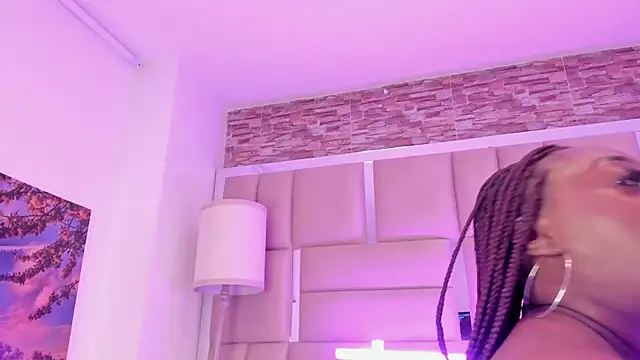 ShaniaBrownn – Naživo XXX chat