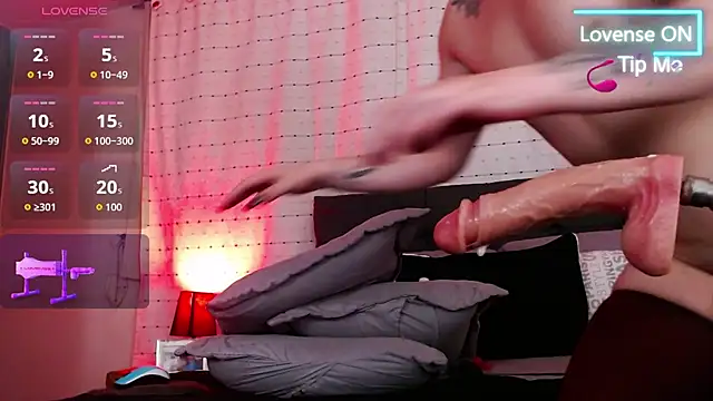 Hornymoan webcam show