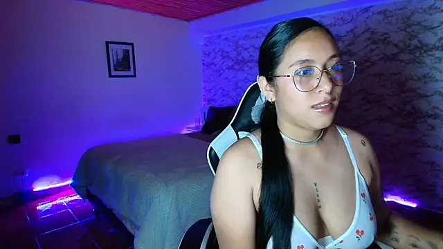Chat +18 de Camila_IRoose ao vivo