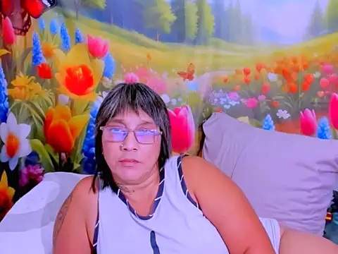 indianroxy's Live XXX Chat