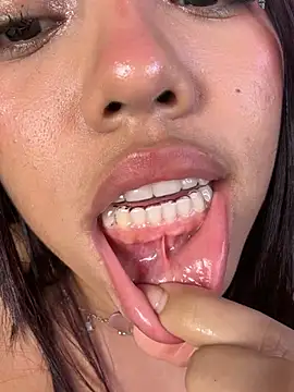 KellyOlsenbe webcam show