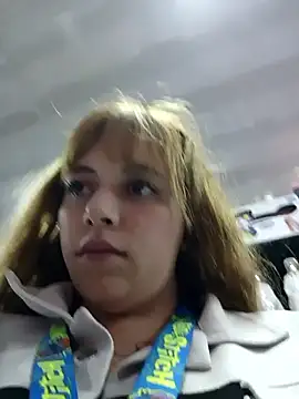 Isabella_risky Adlı Modelin Canlı XXX Sohbeti