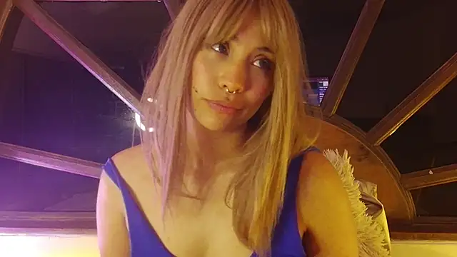 Evannia 现场XXX聊天